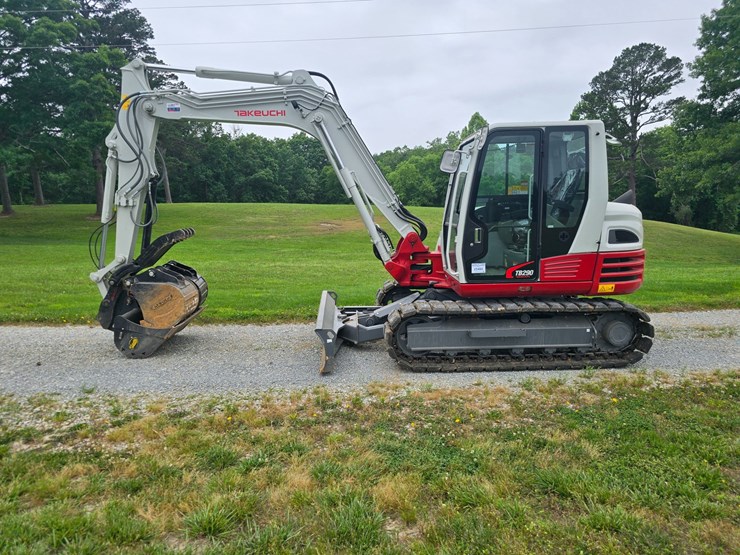 2024-takeuchi-tb290-image-7