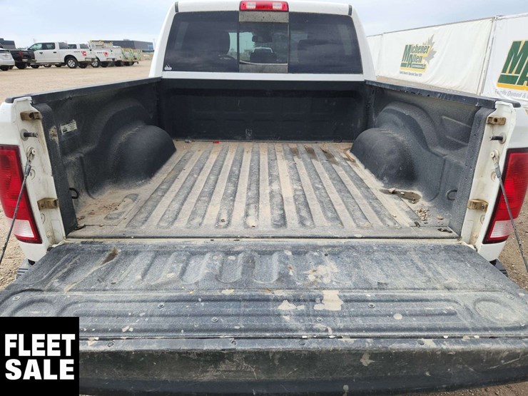 2020-ram-1500-classic-image-8
