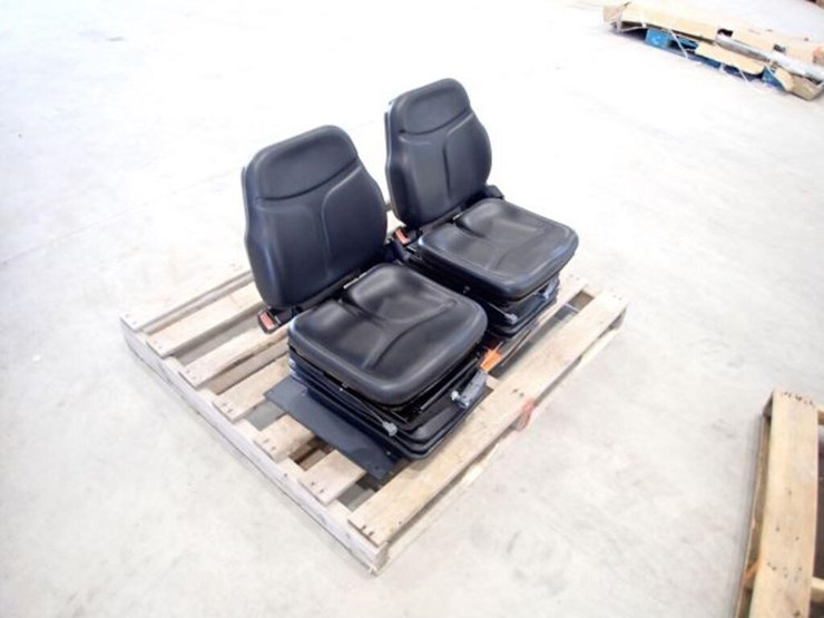 qty-of-(2)-cobo-tractor-seats-image-2