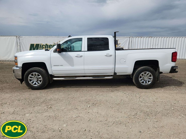 2017-chevrolet-silverado-2500hd-image-5