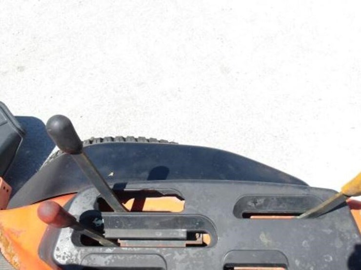 2006-kubota-f3680-image-24