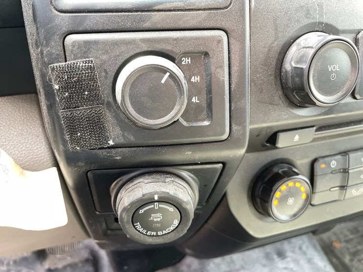 2015-ford-f150-image-23