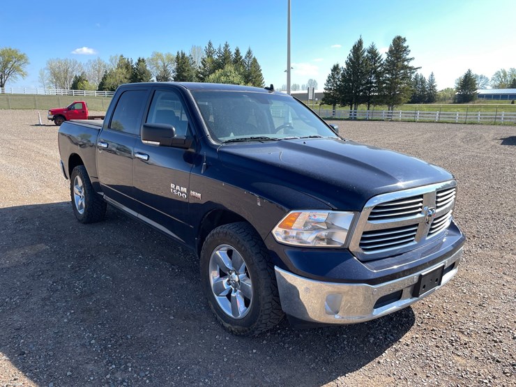 #1312-•-2016-dodge-ram-pickup-truck-(has-mn-salvage-title)-image-7
