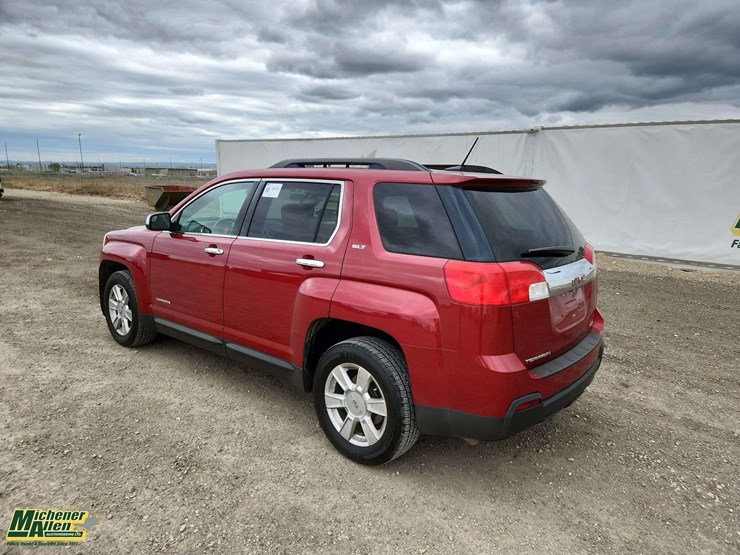 2013-gmc-terrain-slt-image-3