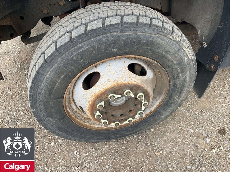2011-ford-f550-image-10
