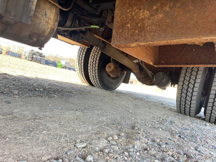 2000-ford-f750-image-24