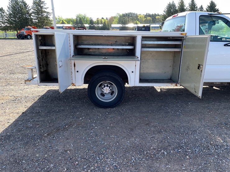2007-chevrolet-3500-image-14