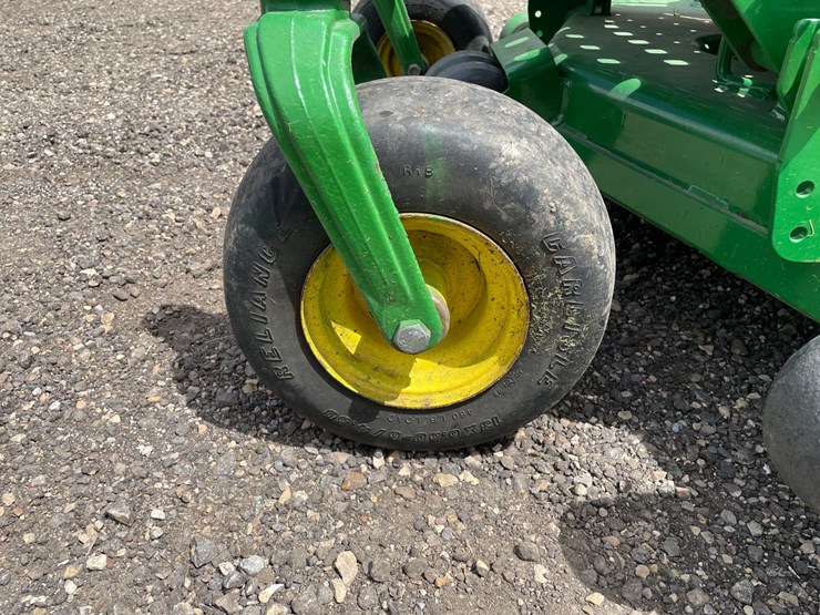 2016-john-deere-z915b-image-11