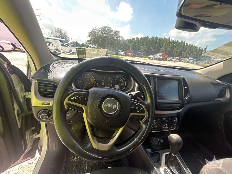 2016-jeep-cherokee-image-14