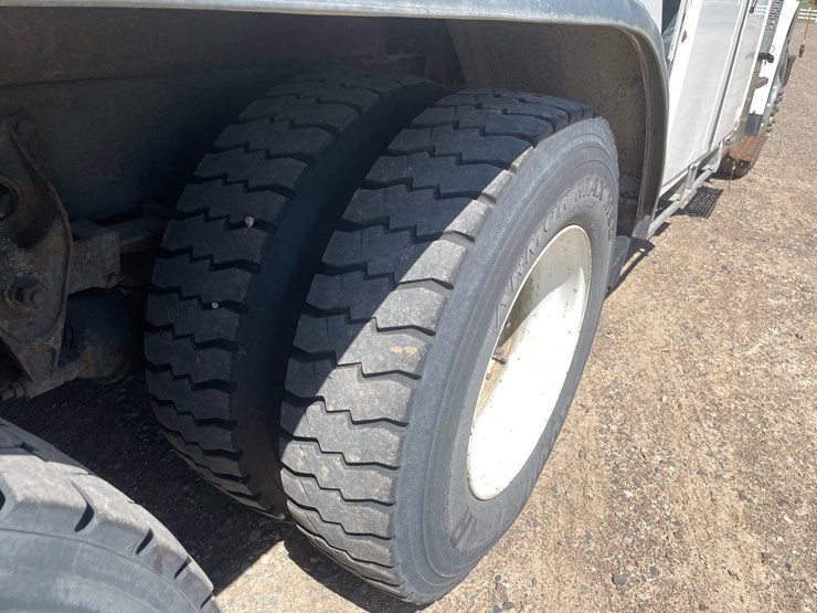 2013-international-durastar-4400-image-16