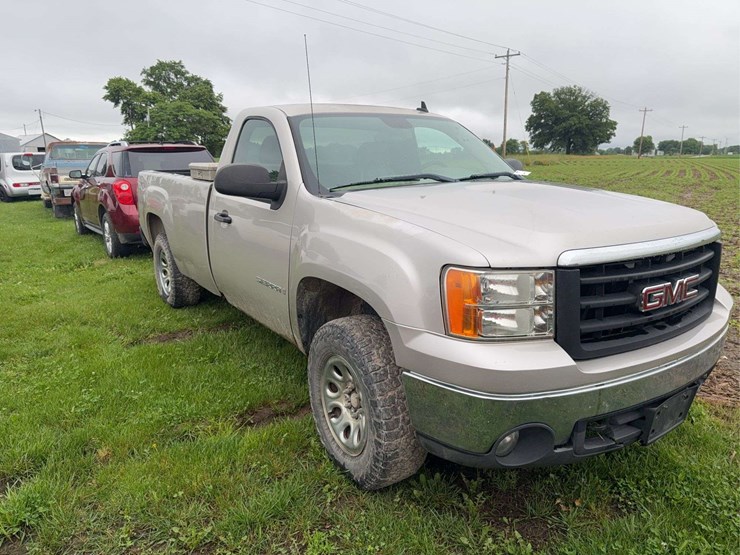 2008-gmc-sierra-1500-image-2