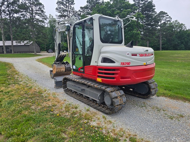 2024-takeuchi-tb290-image-12