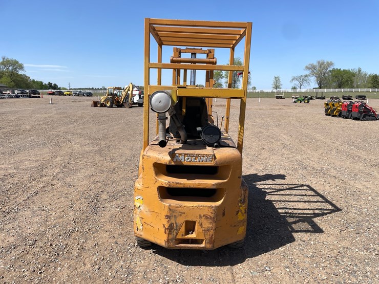 #1017-•-minneapolis-moline-forklift-image-4