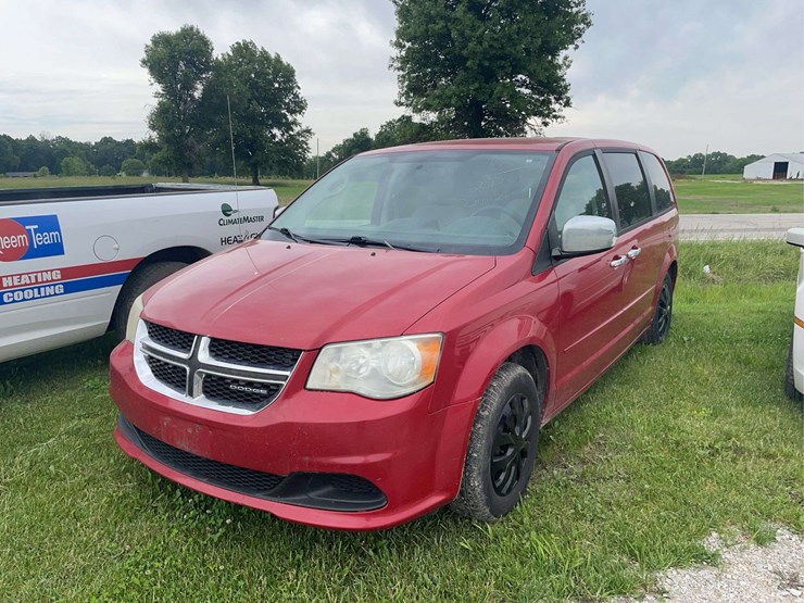2012-dodge-caravan-image-1