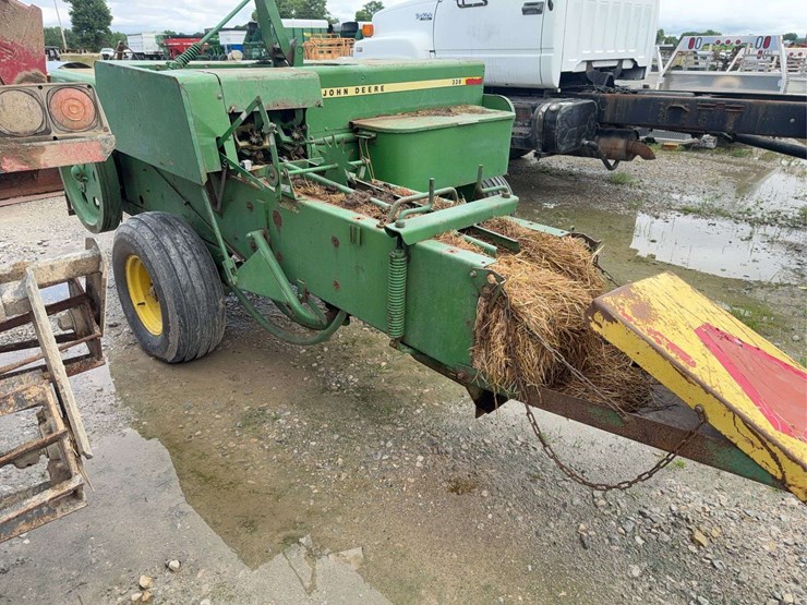 john-deere-336-image-6