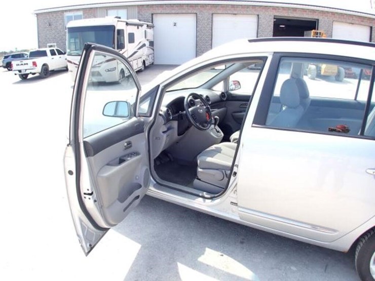 2007-kia-rondo-ex-sport-utility-vehicle-knafg52667-image-13
