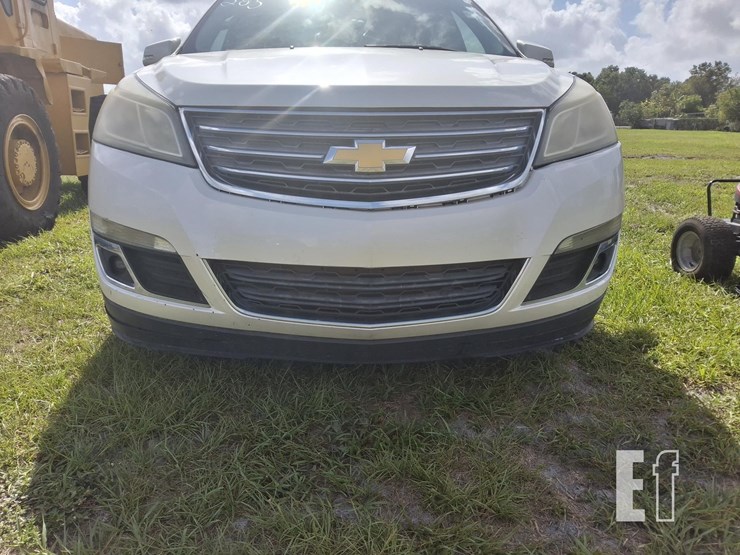 2014-chevrolet-traverse-image-2