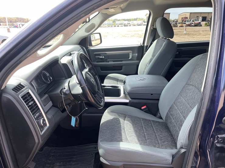 2015-dodge-1500-image-16
