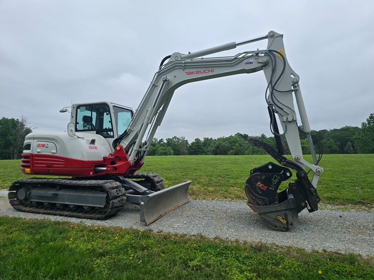 2024-takeuchi-tb290-image-26