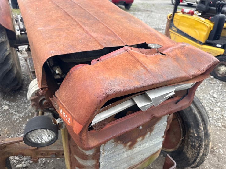 massey-ferguson-135-image-22