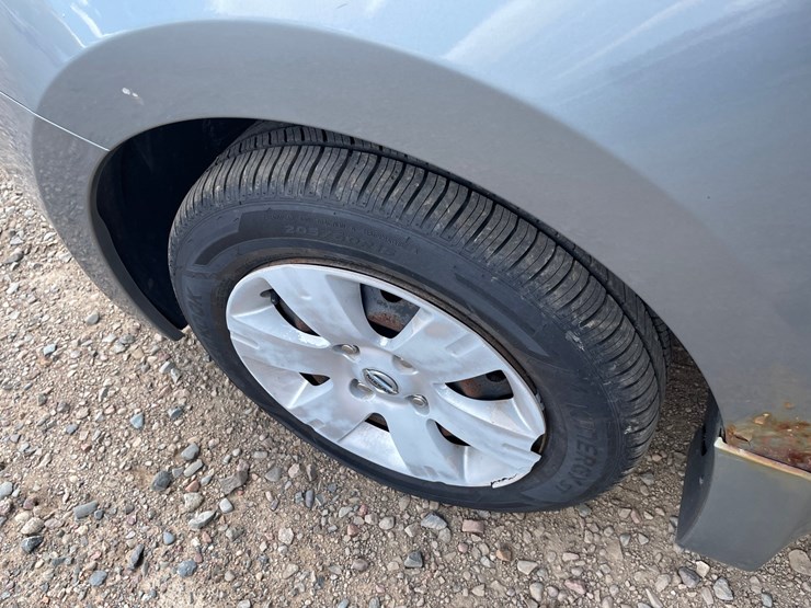 #1410-•-2007-nissan-sentra-sedan-(has-mn-title)-image-9
