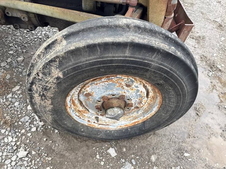 massey-ferguson-135-image-26
