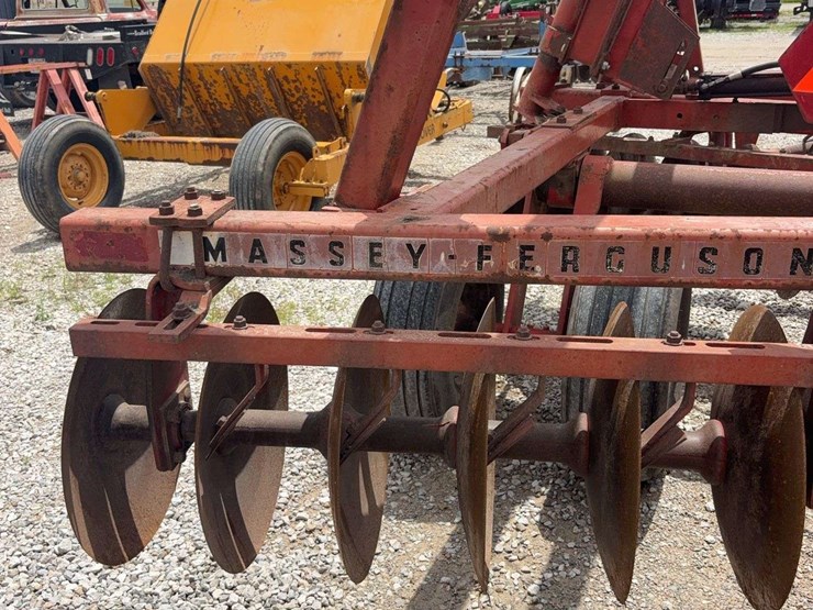 massey-ferguson-820-image-9