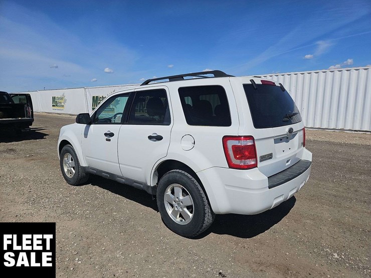 2011-ford-escape-image-3