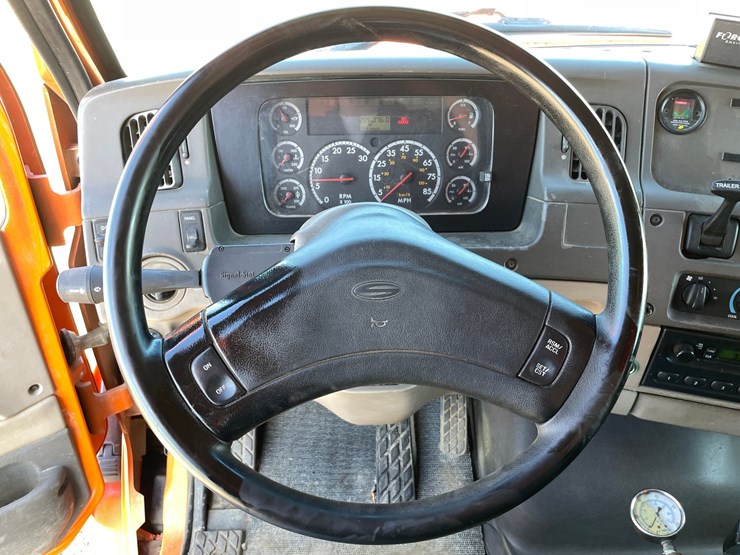 2006-caterpillar-c13-image-29