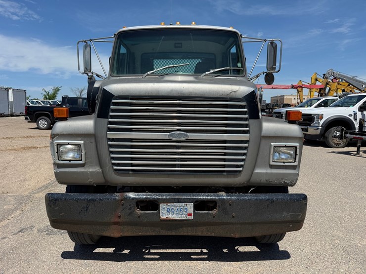 1993-ford-l8000-image-8
