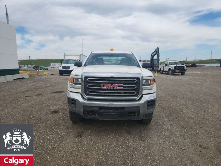 2015-gmc-sierra-2500hd-image-9
