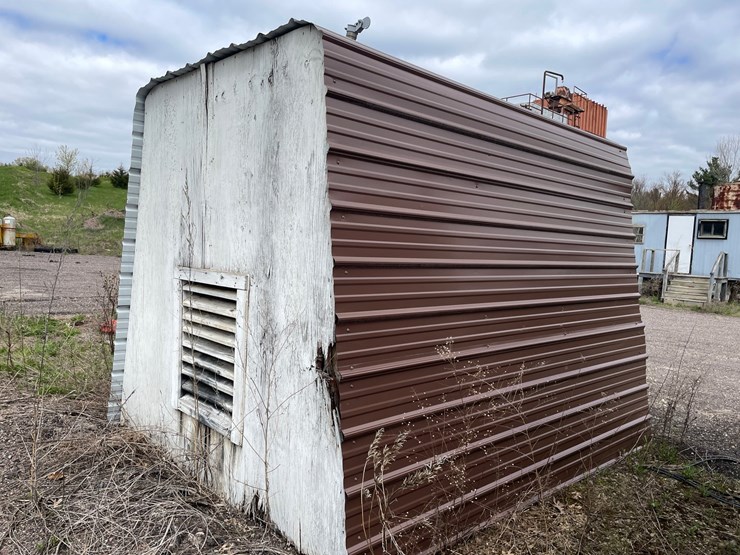 #2821-•-shed-with-contents-(g)-image-11