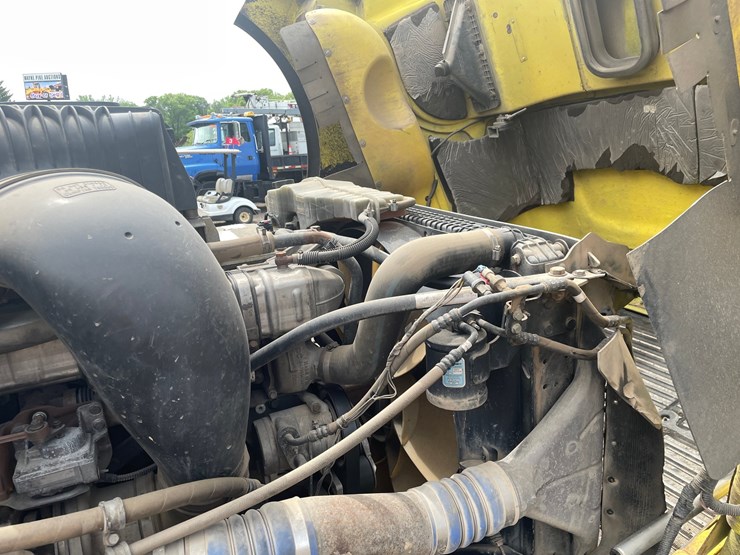 #1319-•-2011-freightliner-dump-truck-(has-mn-title)-image-38