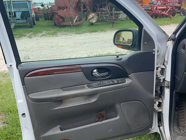 2002-gmc-envoy-image-9