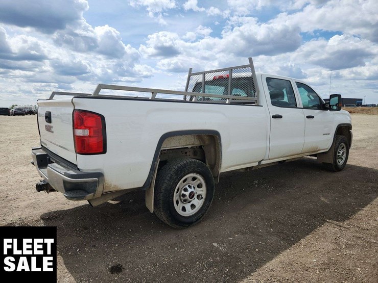 2017-gmc-sierra-2500hd-image-4