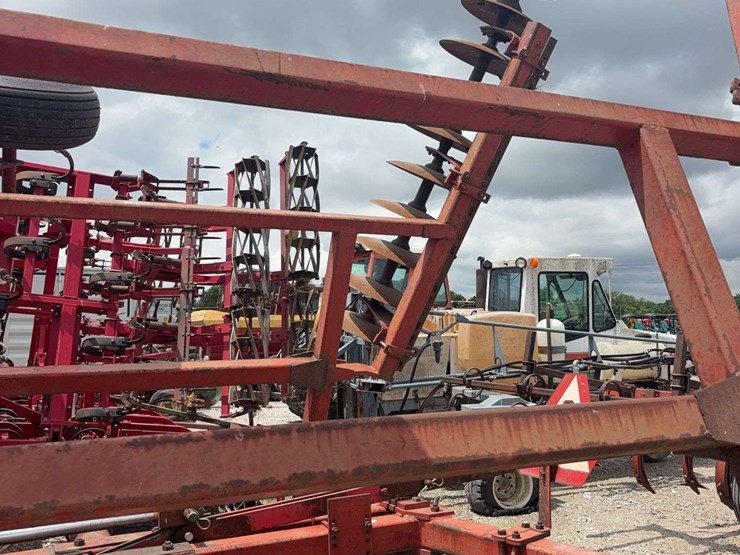 massey-ferguson-820-image-7