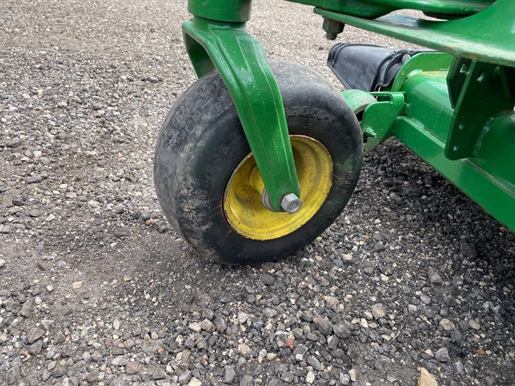 2016-john-deere-z915b-image-12