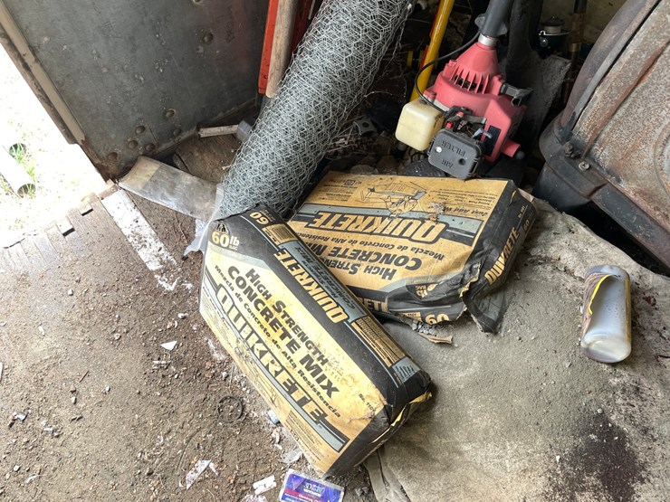 #2835-•-yard-tools-(or)-image-2