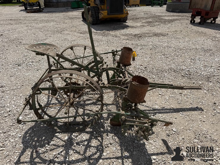 john-deere-2r40-planter-image-4