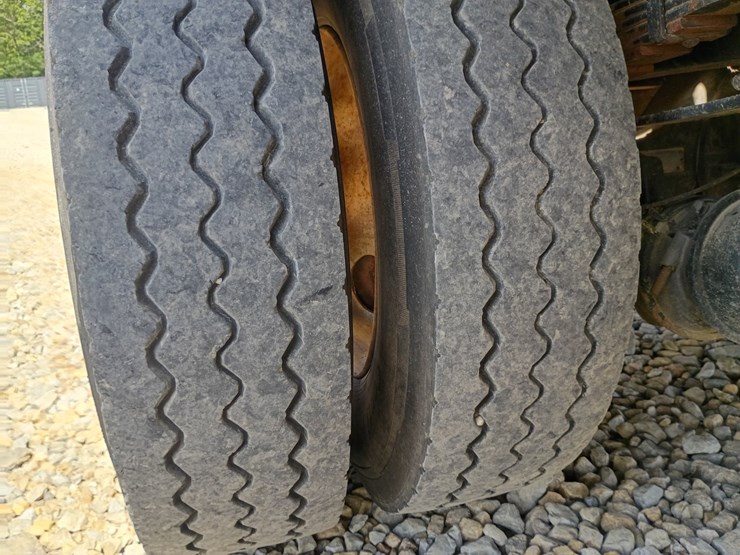 2005-ford-f750-image-113