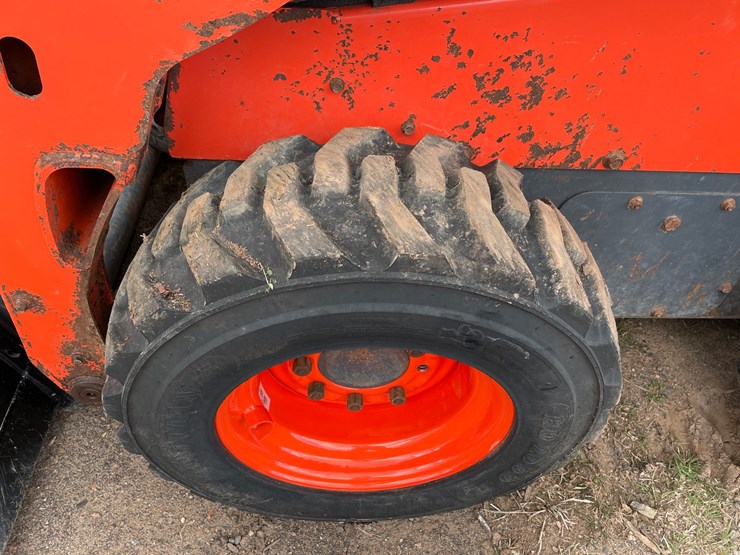 2022-kubota-ssv65-image-17