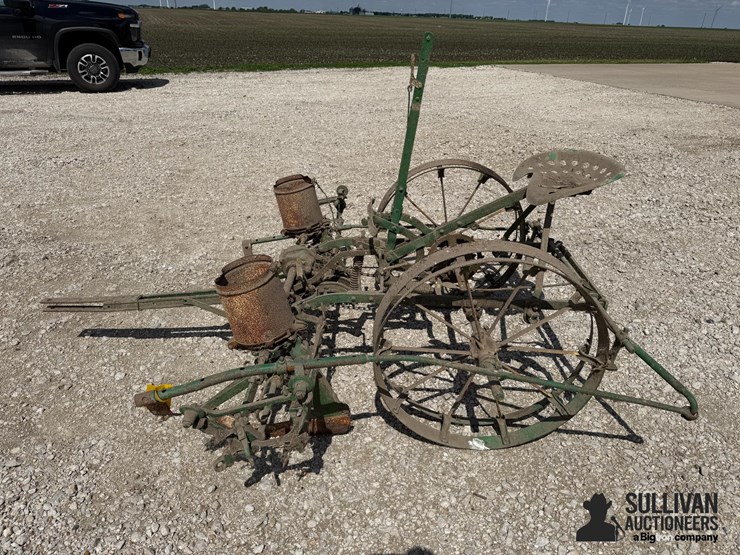 john-deere-2r40-planter-image-8