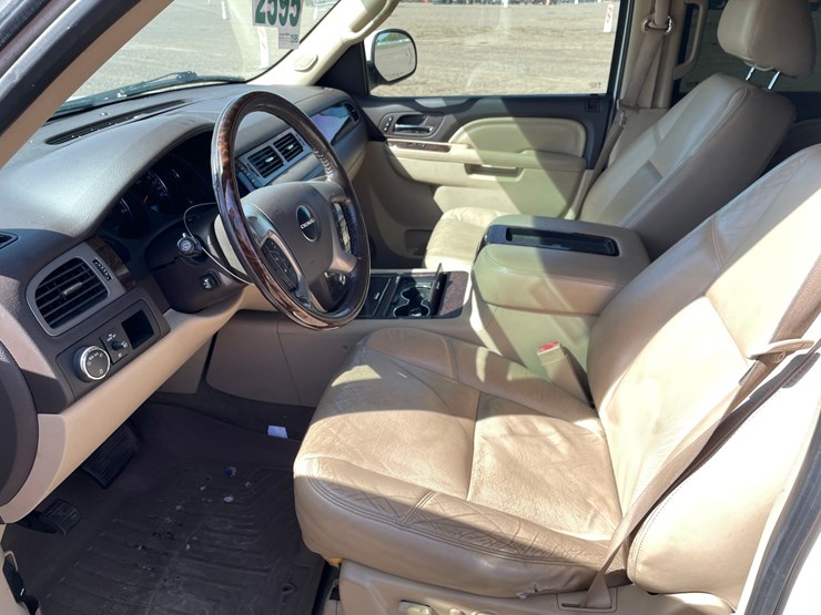 2008-gmc-yukon-denali-image-22