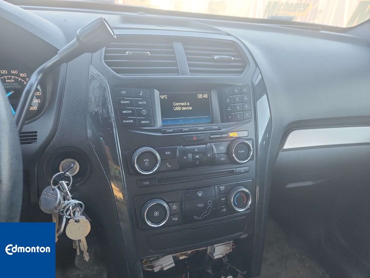 2018-ford-explorer-image-21