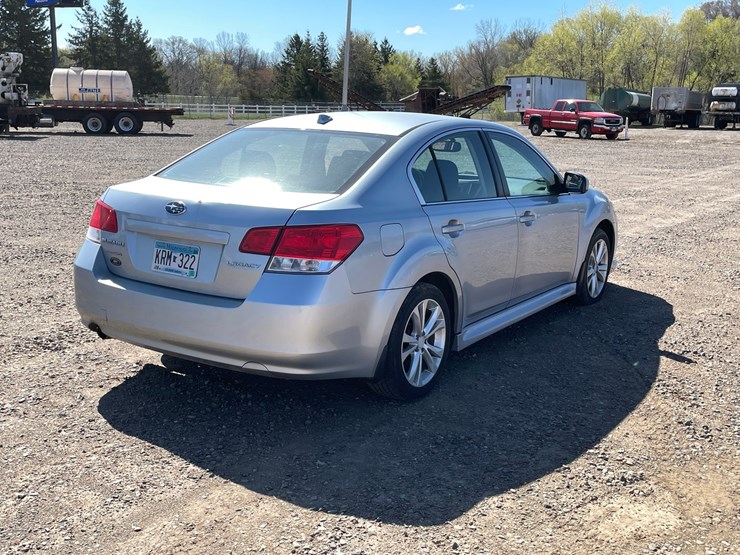 #1404-•-2014-subaru-legacy-(has-mn-title)-image-5