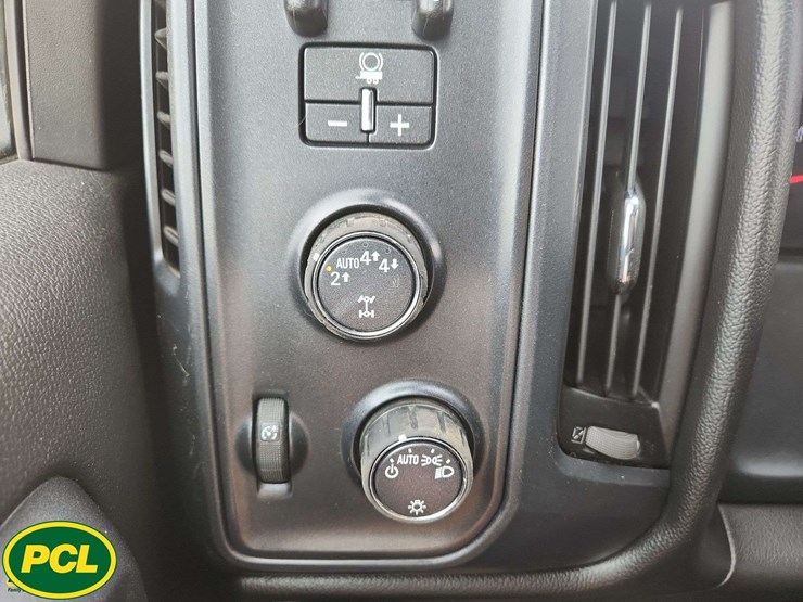 2018-chevrolet-silverado-1500-image-18