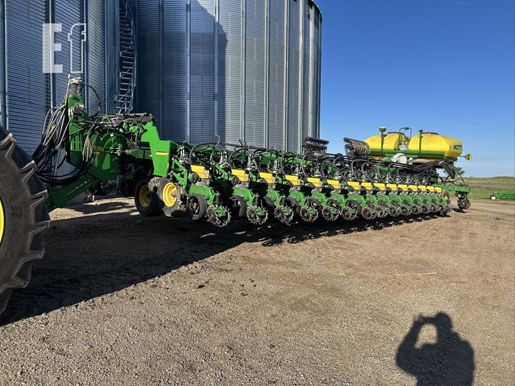 2023-john-deere-db90-image-1