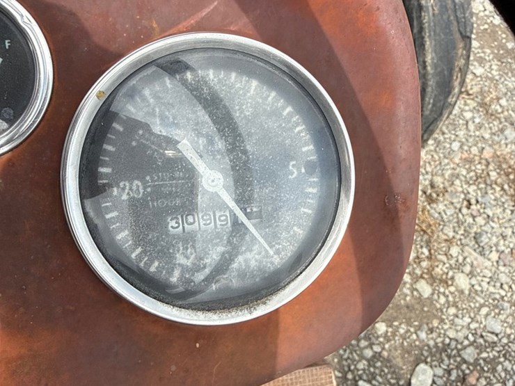 massey-ferguson-135-image-25