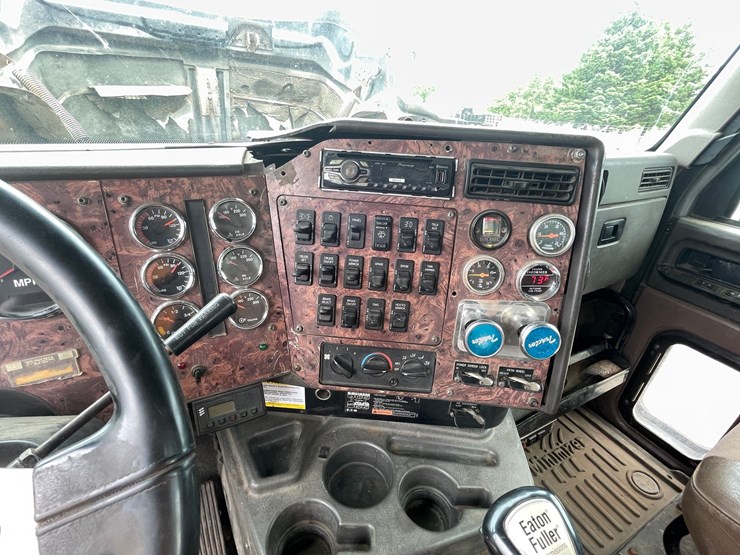 2002-international-9900i-image-49