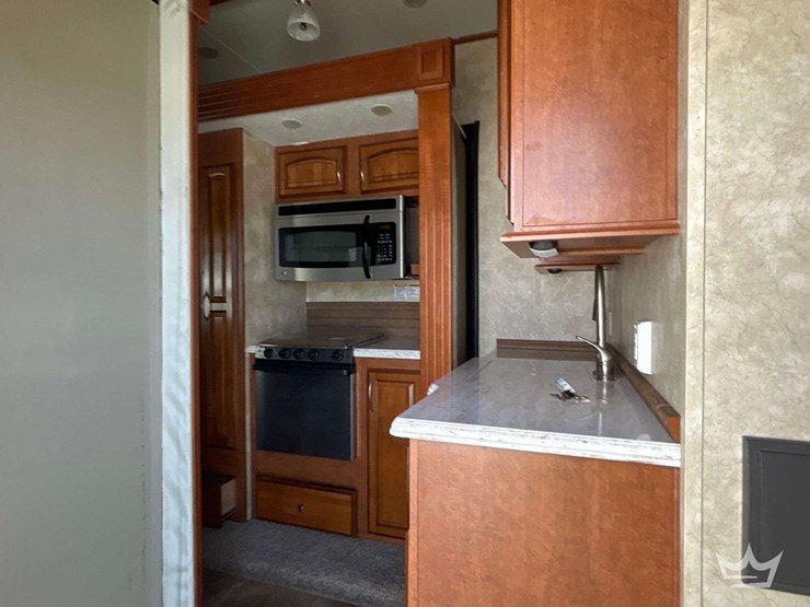 2013-forest-rive-brookstone-310ls-5th-wheel-t/a-travel-trailer-image-11